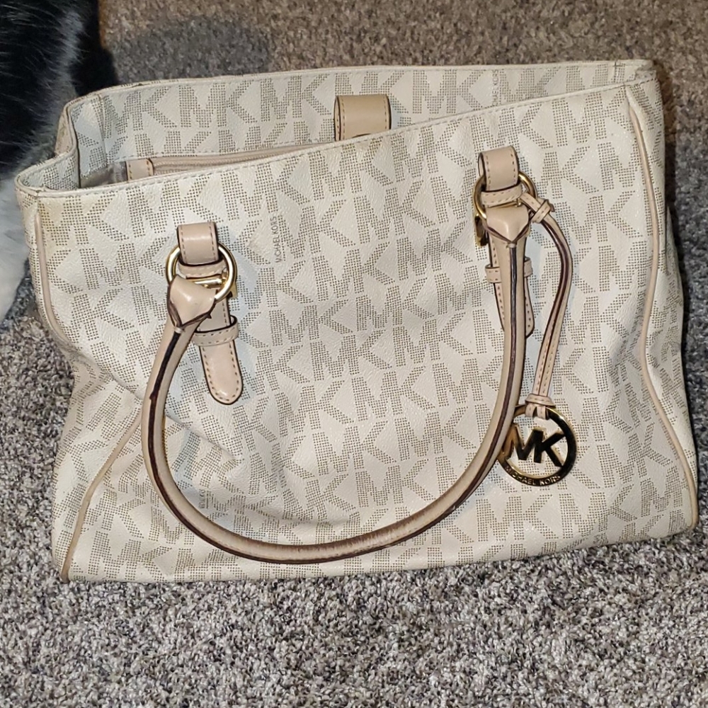 More of a small purse gal